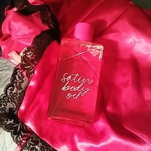 Bombshell Satin Body Oil Spray